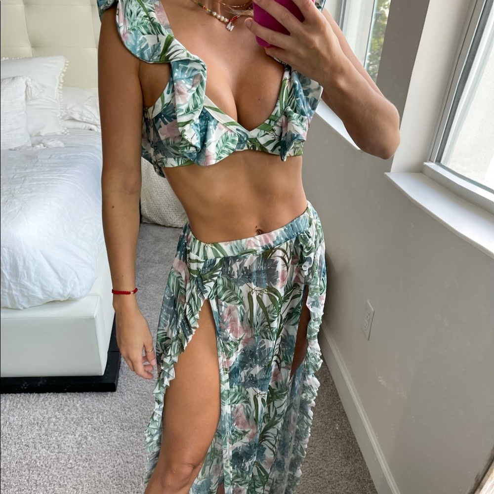 Pale Khaki Leafy Frill Tie Front set